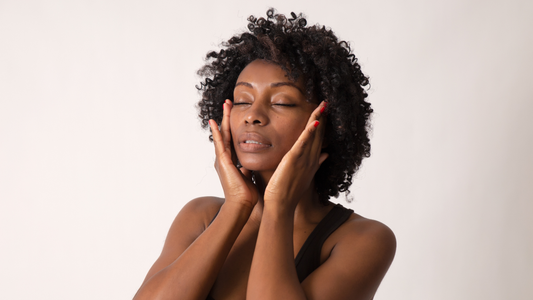 Siero Viso Bava di Lumaca Bio e Niacinamide: il trattamento naturale per una pelle perfetta